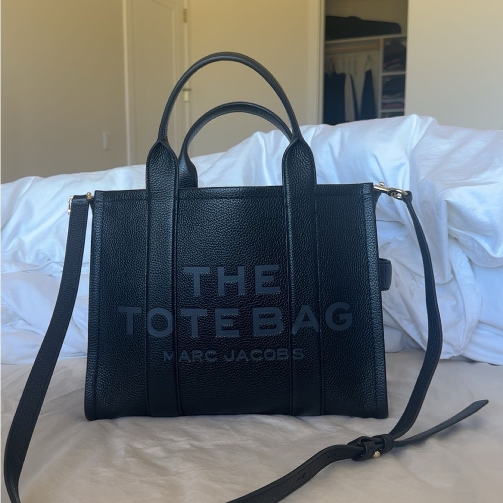 Marc Jacobs Black Leather Tote size M
